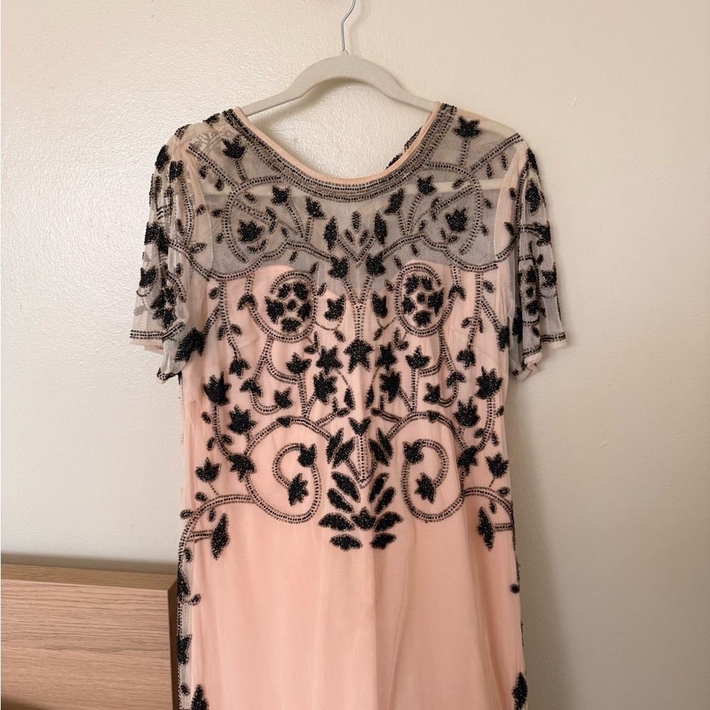 ASOS- Elegant Cream and Black Embroidered Gown - Picture 12 of 13